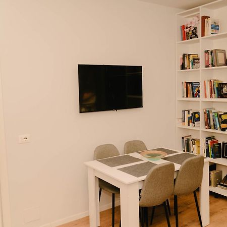 Studio Flat In Heart Of Tirana Eksteriør billede