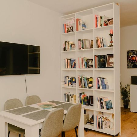 Studio Flat In Heart Of Tirana Eksteriør billede