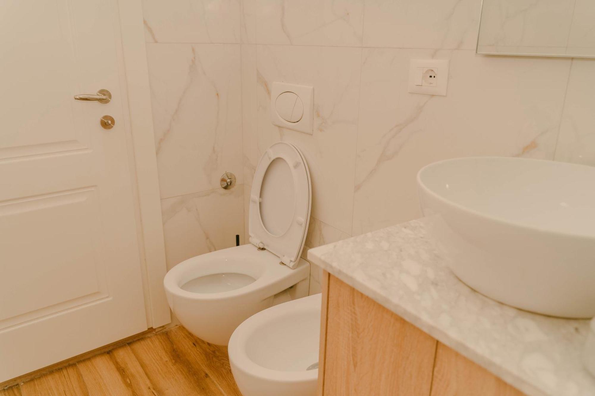 Studio Flat In Heart Of Tirana Eksteriør billede