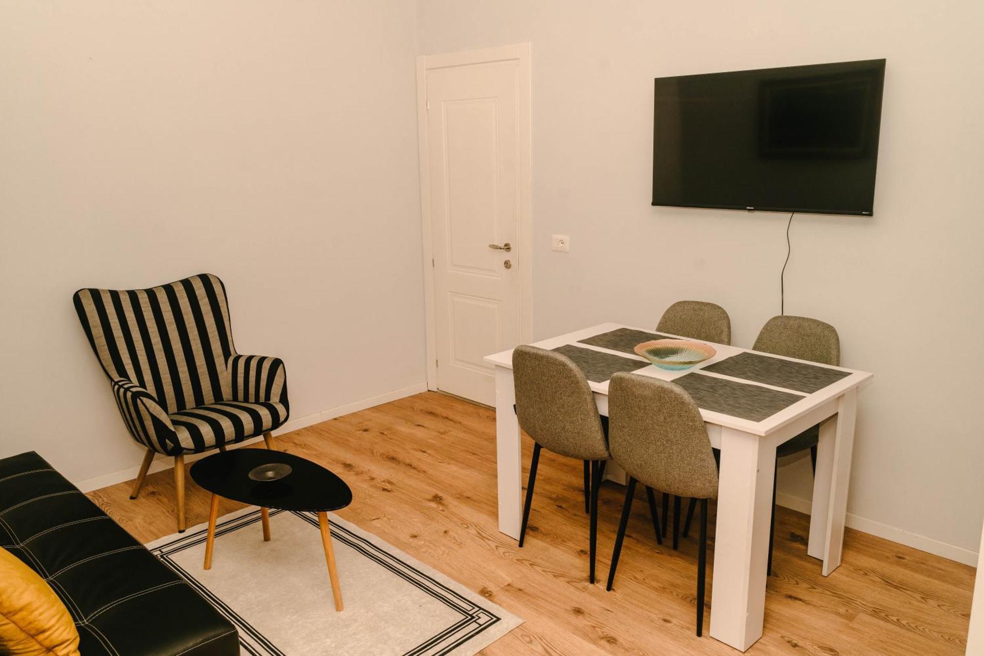 Studio Flat In Heart Of Tirana Eksteriør billede