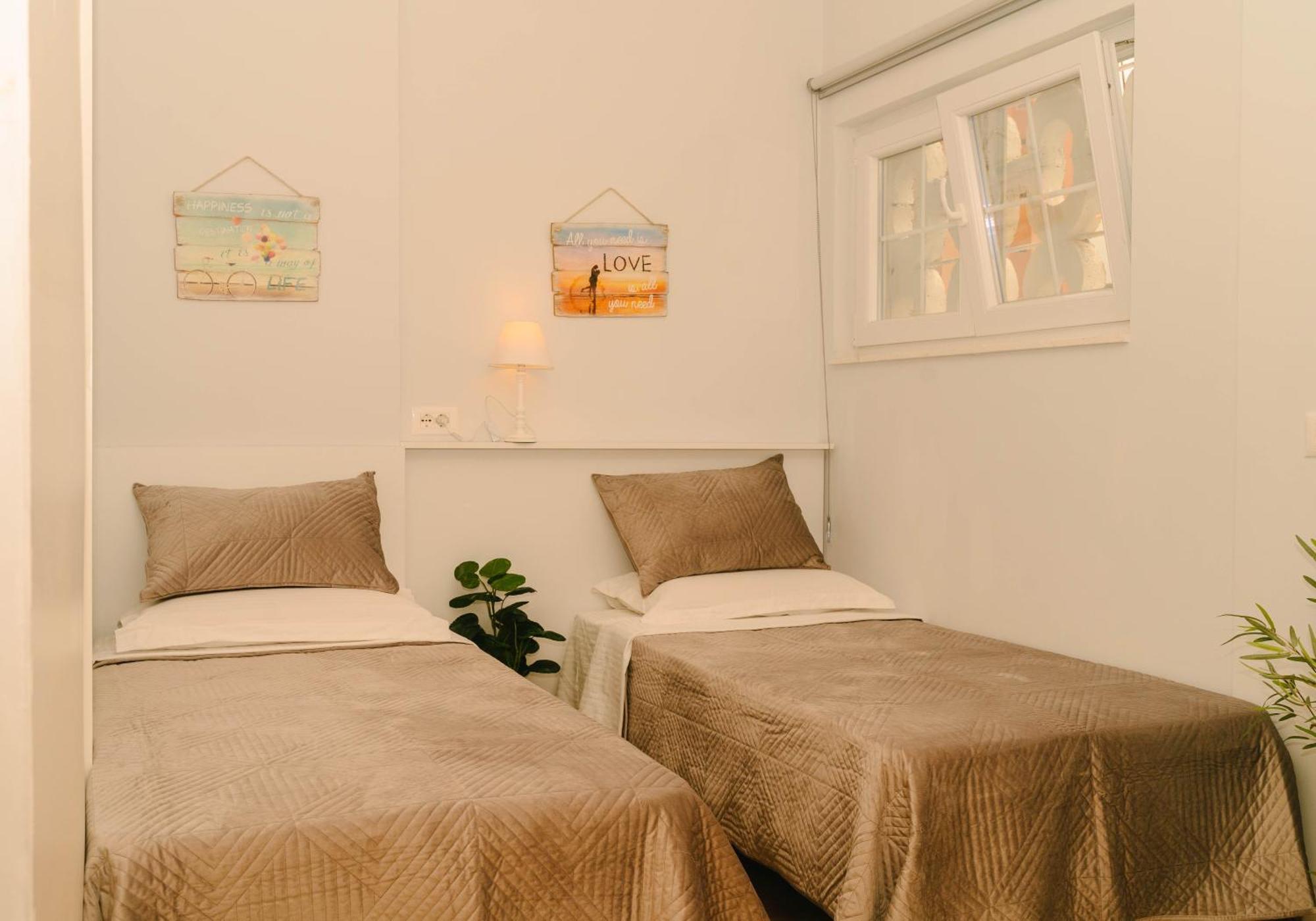 Studio Flat In Heart Of Tirana Eksteriør billede
